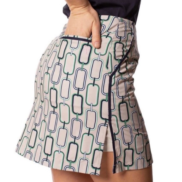 Golftini Brand Golf Performance Skort With SPF30 Size 4 NWT - Picture 1 of 7